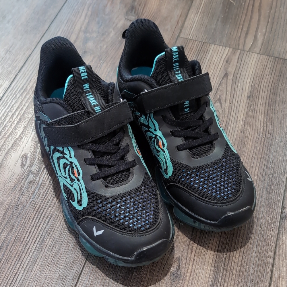 Vitike Tennis Shoes Boys 3.5